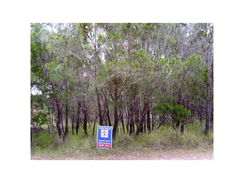 31-33 Wake Street, Macleay Island QLD 4184
