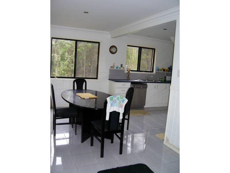 9 Dinjerra Street, Macleay Island QLD 4184