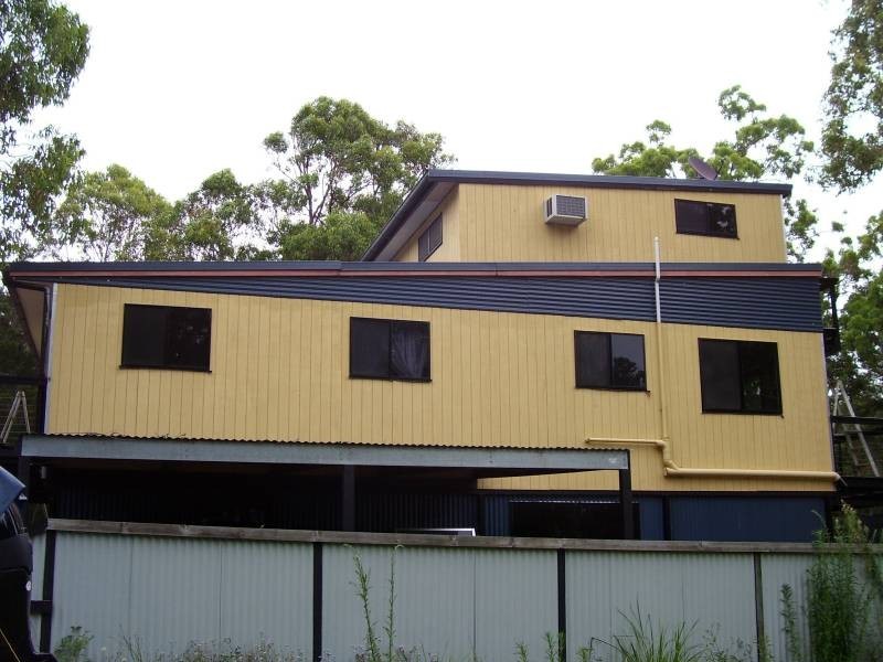 9 Dinjerra Street, Macleay Island QLD 4184