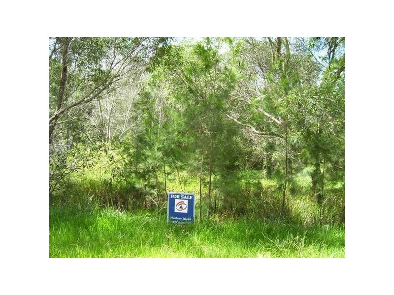 1 Rhodes Street, Macleay Island QLD 4184