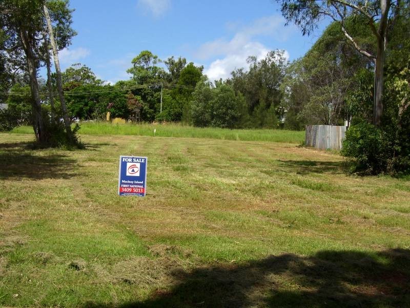 18 Waterside Drive, Macleay Island QLD 4184