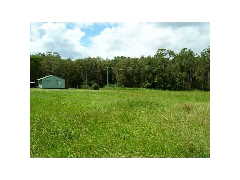 3 Lake Street, Macleay Island QLD 4184