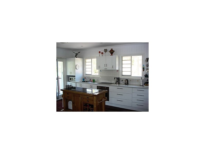 9 Kalara Street, Macleay Island QLD 4184