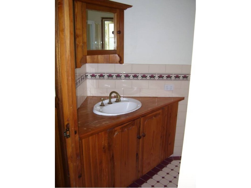 48 Charles Terrace, Macleay Island QLD 4184