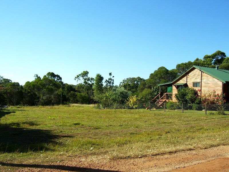 3 Allambie Street, Macleay Island QLD 4184