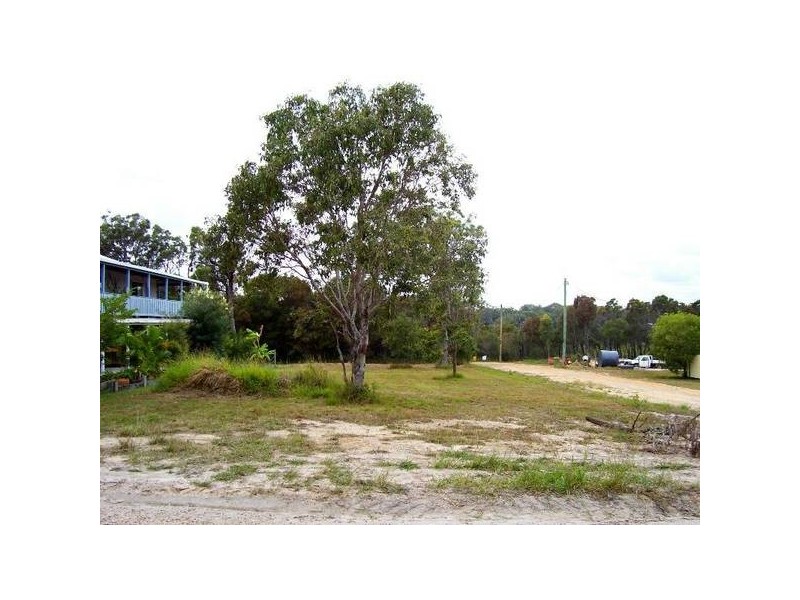 10 Camena Street, Macleay Island QLD 4184