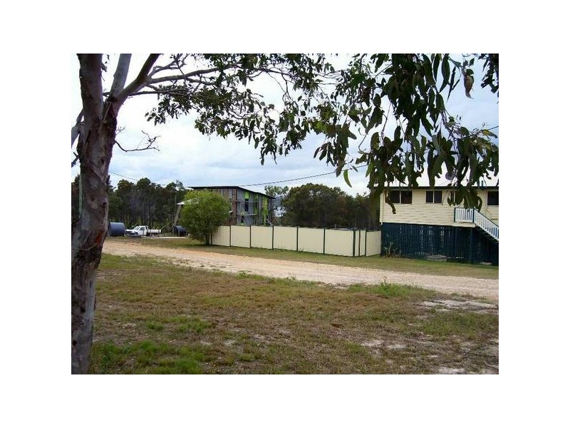 10 Camena Street, Macleay Island QLD 4184