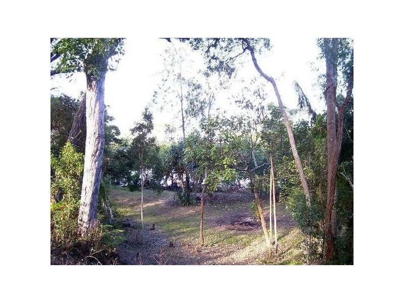 75 Beelong street, Macleay Island QLD 4184