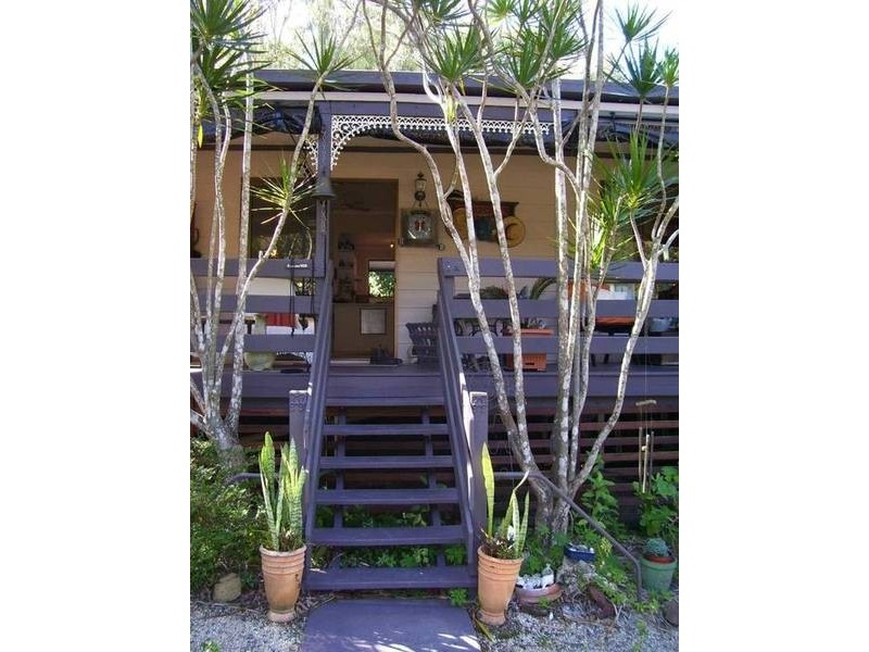 4 Natone Terrace, Macleay Island QLD 4184