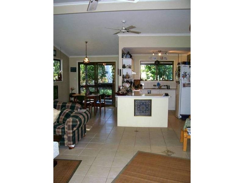 4 Natone Terrace, Macleay Island QLD 4184