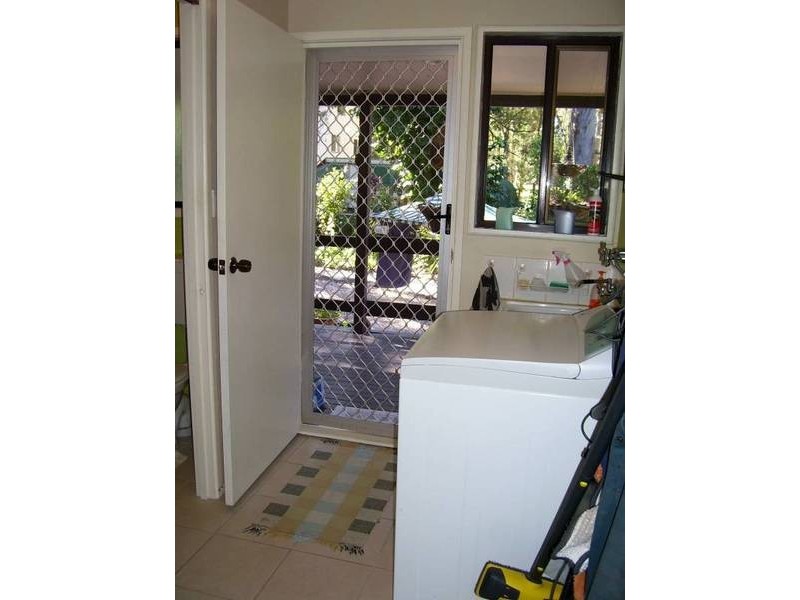 4 Natone Terrace, Macleay Island QLD 4184