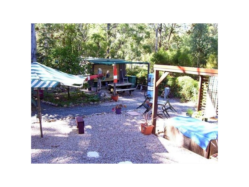 4 Natone Terrace, Macleay Island QLD 4184