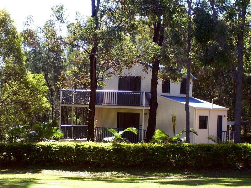 1 Waterside Drive, Macleay Island QLD 4184