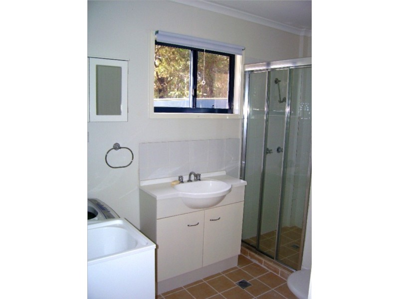 1 Waterside Drive, Macleay Island QLD 4184