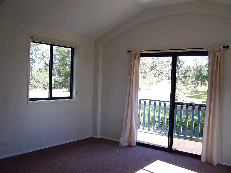 1 Waterside Drive, Macleay Island QLD 4184