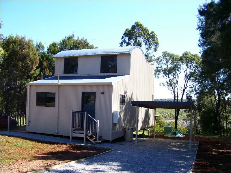 1 Waterside Drive, Macleay Island QLD 4184