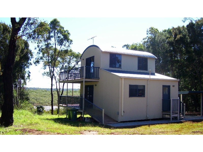 1 Waterside Drive, Macleay Island QLD 4184
