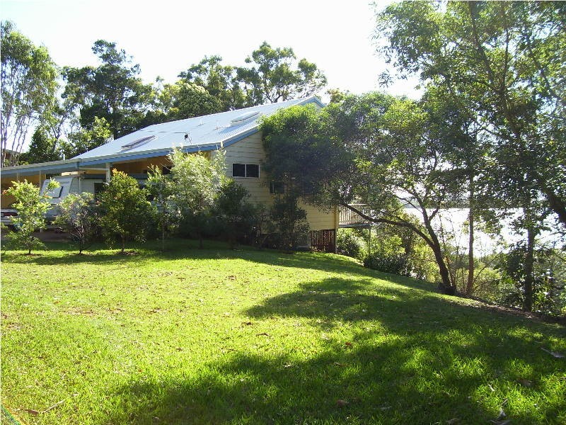 27 Cliff Terrace, Macleay Island QLD 4184