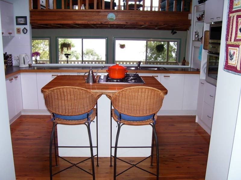 27 Cliff Terrace, Macleay Island QLD 4184