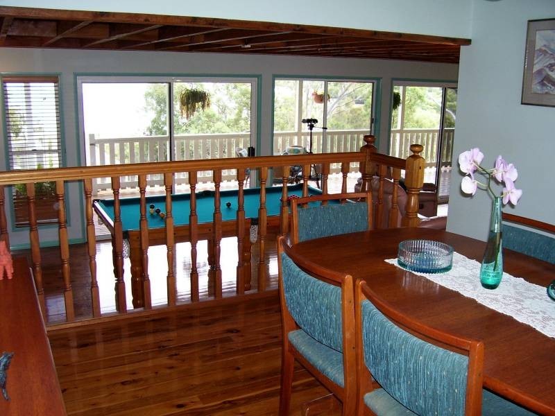 27 Cliff Terrace, Macleay Island QLD 4184