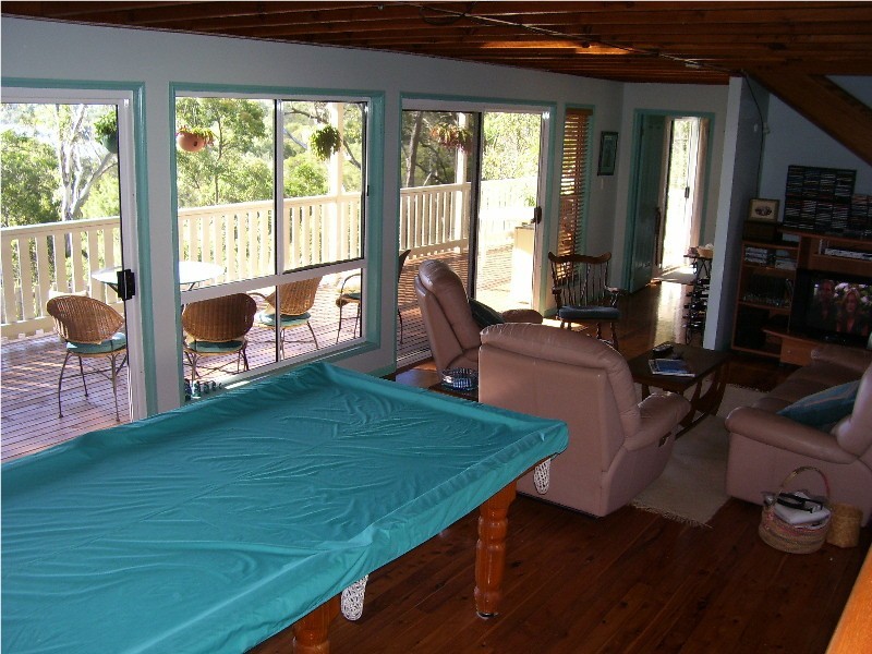 27 Cliff Terrace, Macleay Island QLD 4184