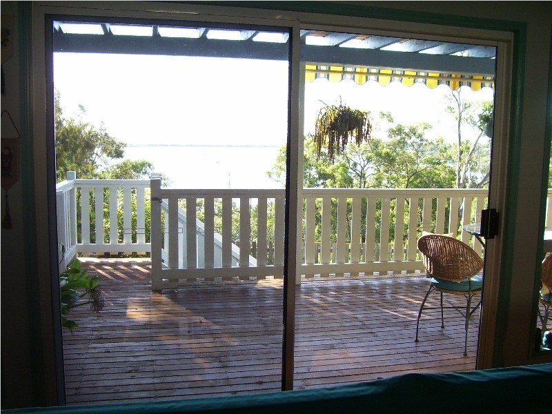 27 Cliff Terrace, Macleay Island QLD 4184