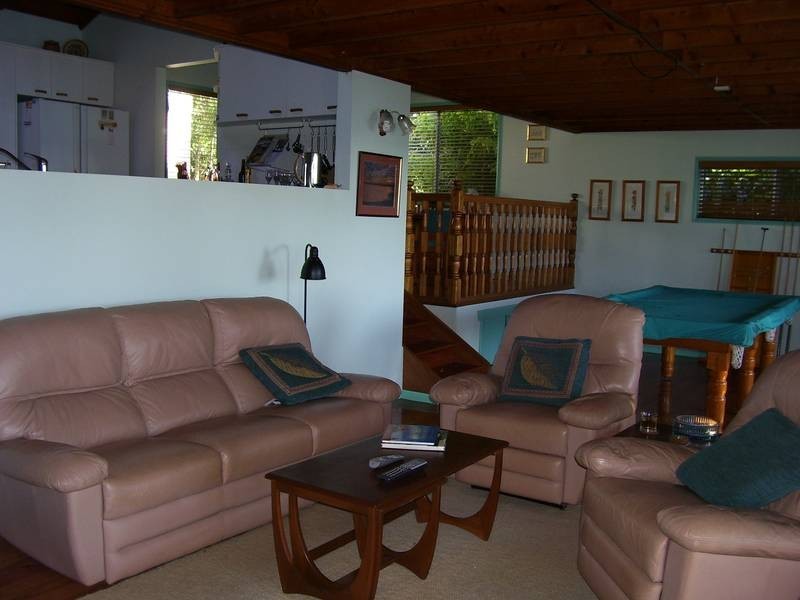 27 Cliff Terrace, Macleay Island QLD 4184
