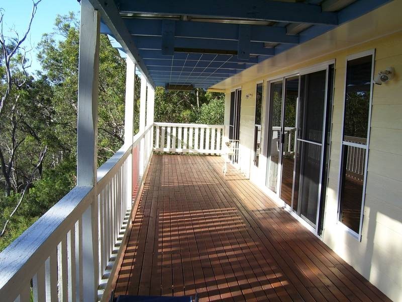 27 Cliff Terrace, Macleay Island QLD 4184