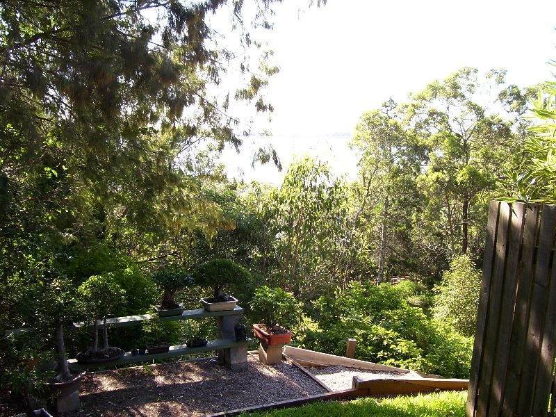 27 Cliff Terrace, Macleay Island QLD 4184