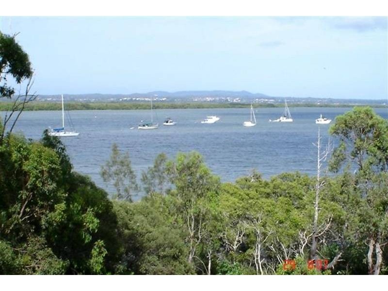 27 Cliff Terrace, Macleay Island QLD 4184