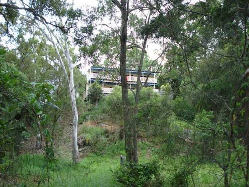 27 Cliff Terrace, Macleay Island QLD 4184