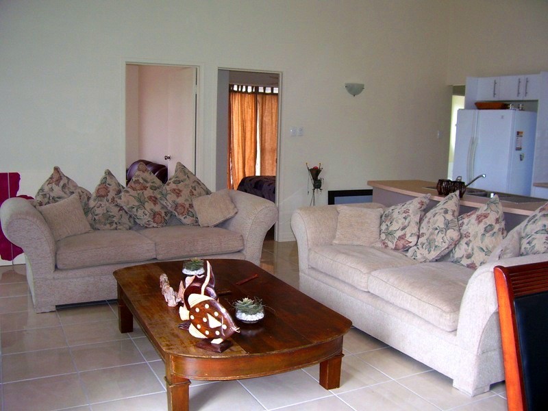 33 Scarborough Terrace, Macleay Island QLD 4184