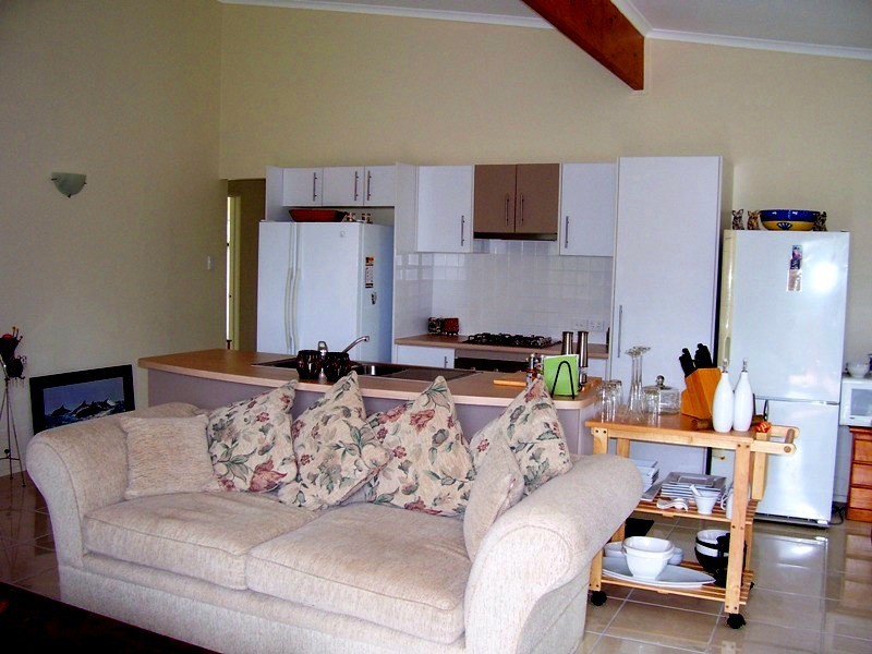 33 Scarborough Terrace, Macleay Island QLD 4184