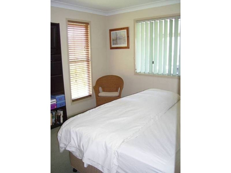 18 Eastbourne Terrace, Macleay Island QLD 4184