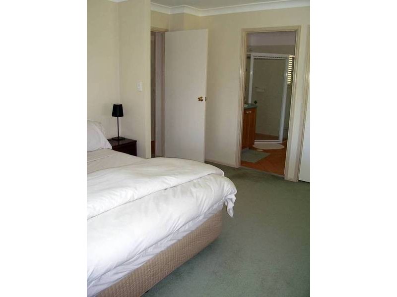 18 Eastbourne Terrace, Macleay Island QLD 4184