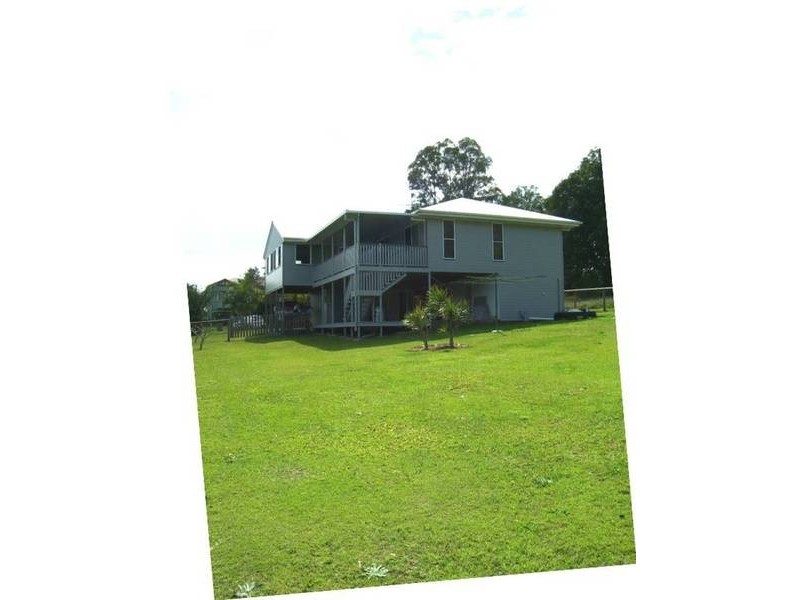 18 Eastbourne Terrace, Macleay Island QLD 4184