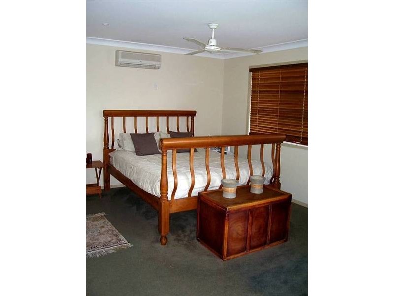 16 Eastbourne Terrace, Macleay Island QLD 4184