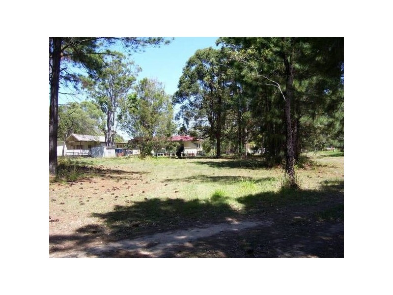 11 Kevin Street, Macleay Island QLD 4184