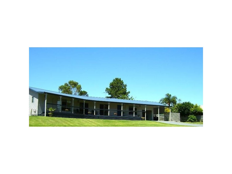 8-10 Gordon Road, Macleay Island QLD 4184