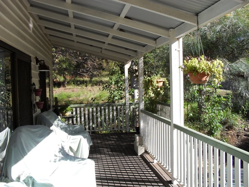 24 Warama Street, Macleay Island QLD 4184