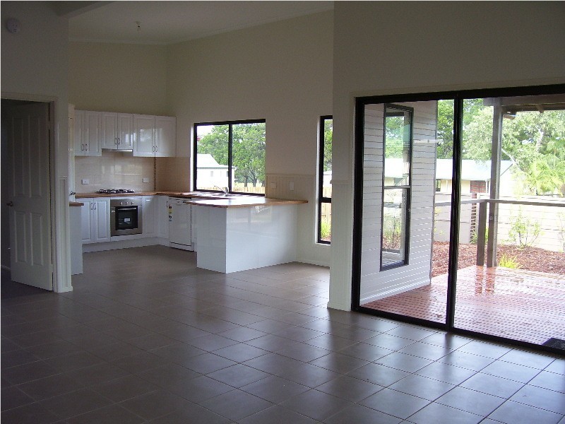 32 Lonicera Street, Macleay Island QLD 4184