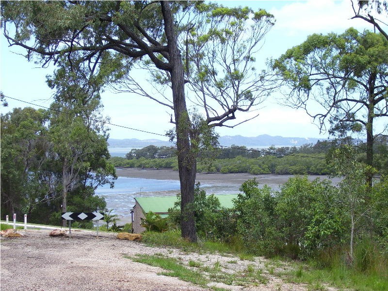 212 KATE STREET, Macleay Island QLD 4184