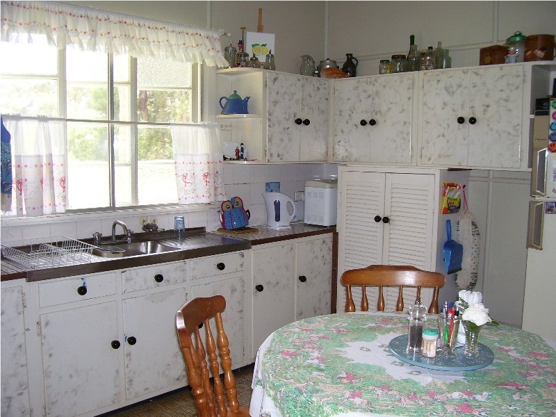 30 Coast Road, Macleay Island QLD 4184