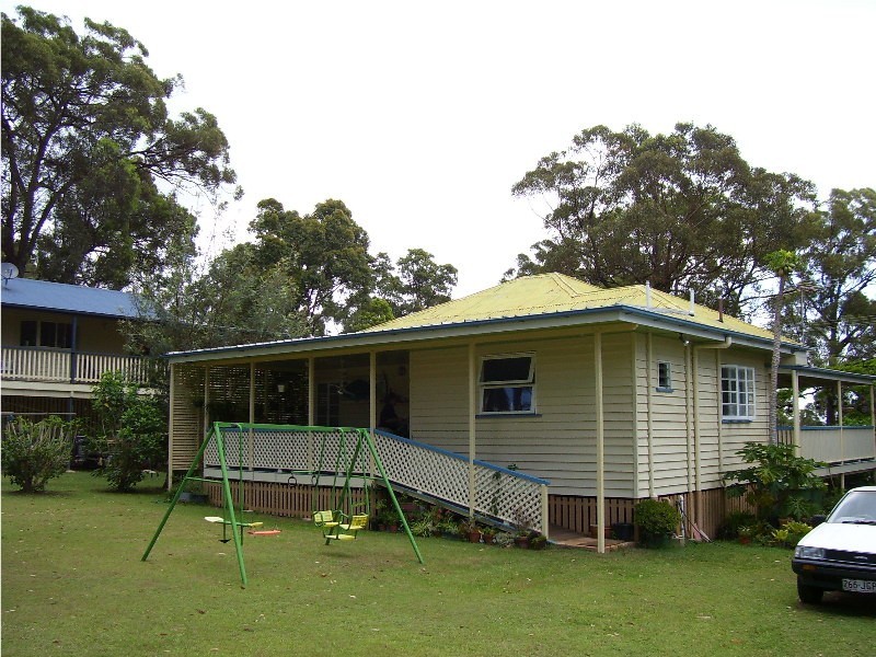 30 Coast Road, Macleay Island QLD 4184