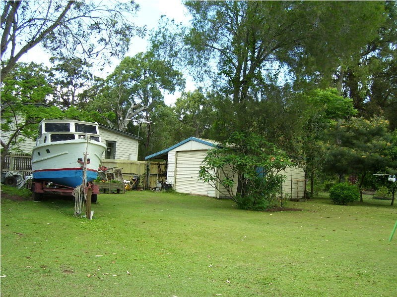 30 Coast Road, Macleay Island QLD 4184