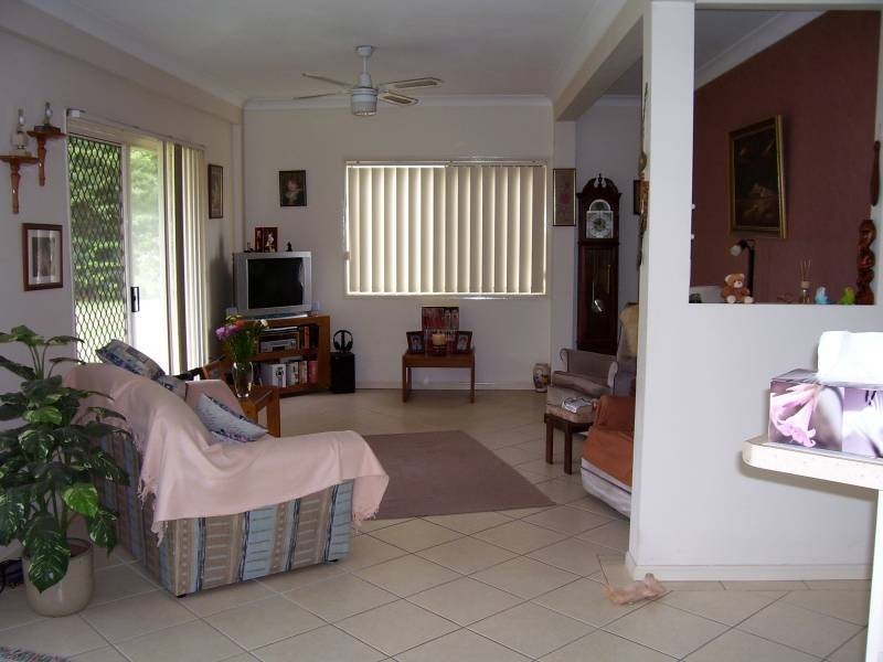 64 Scotts Road, Macleay Island QLD 4184