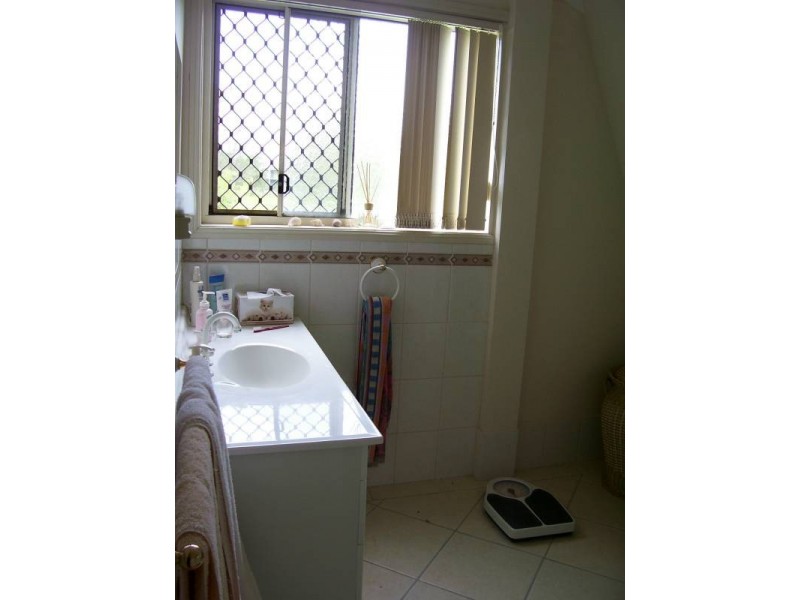 64 Scotts Road, Macleay Island QLD 4184