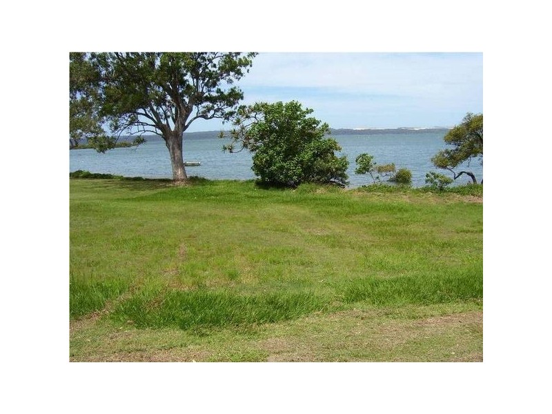 39 Oomool Street, Macleay Island QLD 4184