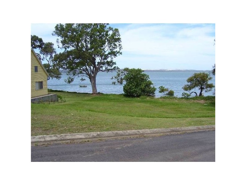 39 Oomool Street, Macleay Island QLD 4184