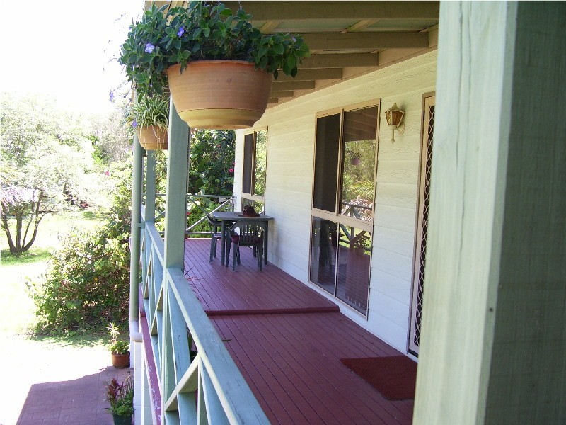 33 Charles Terrace, Macleay Island QLD 4184